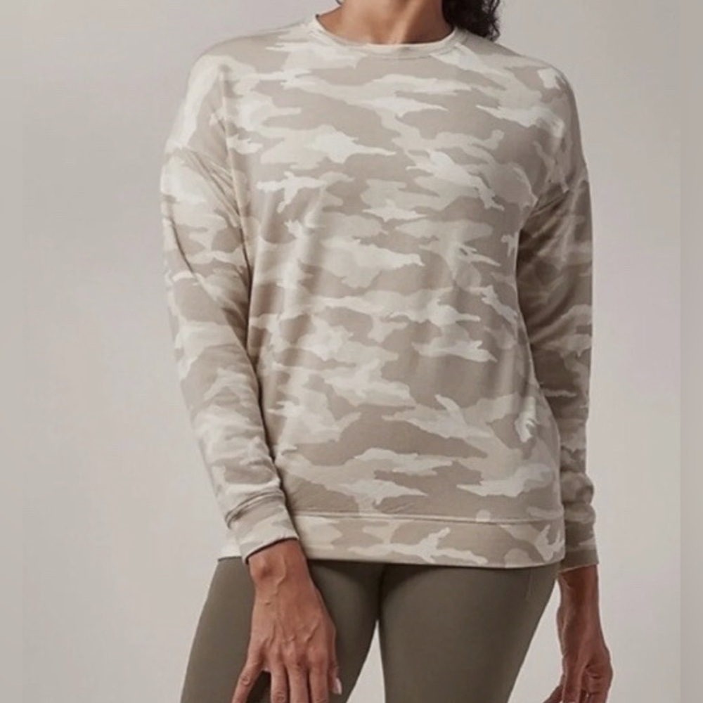 ATHLETA Studio To Street Printed Sweatshirt Size M Camo Luxe Oatmeal